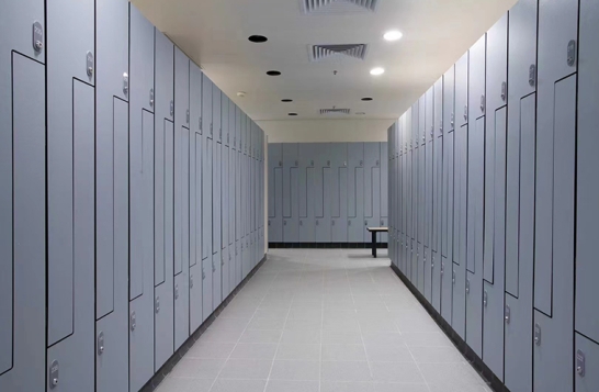 如何找到好的衛(wèi)生間隔斷廠家？衛(wèi)生間隔斷注意什么？